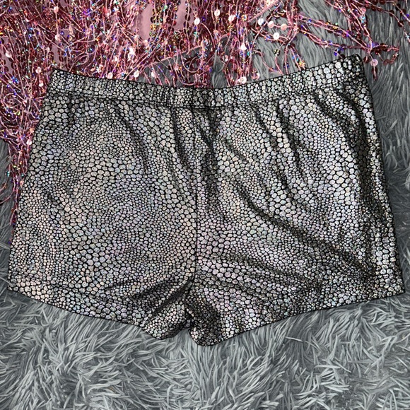 cute girls gymnastics//dance shorts ! 💕🪩 - Picture 4 of 8